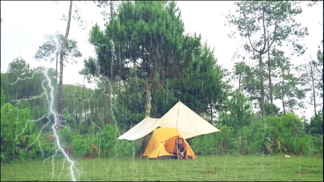 SOLO CAMPING IN HEAVY RAIN AND THUNDERSTORMS - RELAXING RAIN SOUND ...