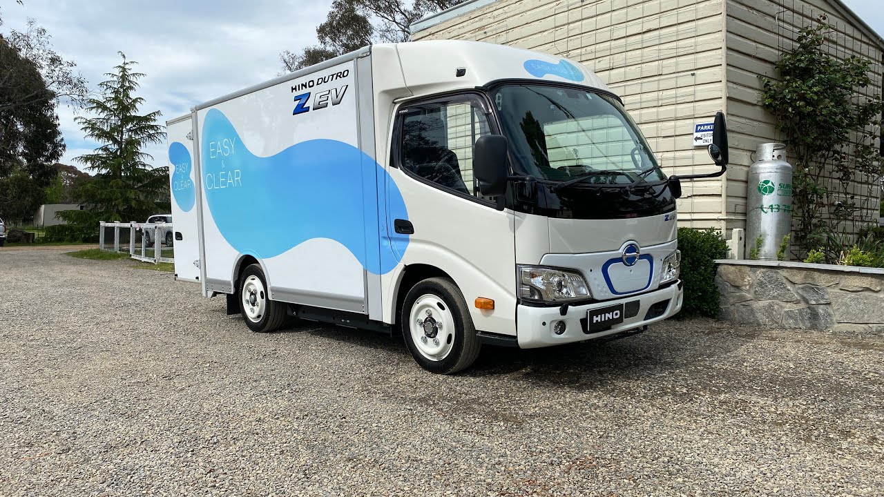Hino #electrictruck first look in Australia. - YouTube