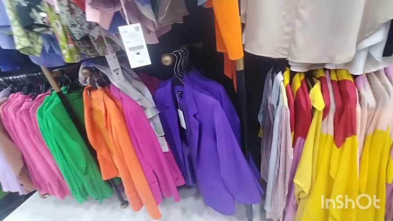 ملابس بالوان زاهية الجديد والإناقة ابتداءا 1000 درهم