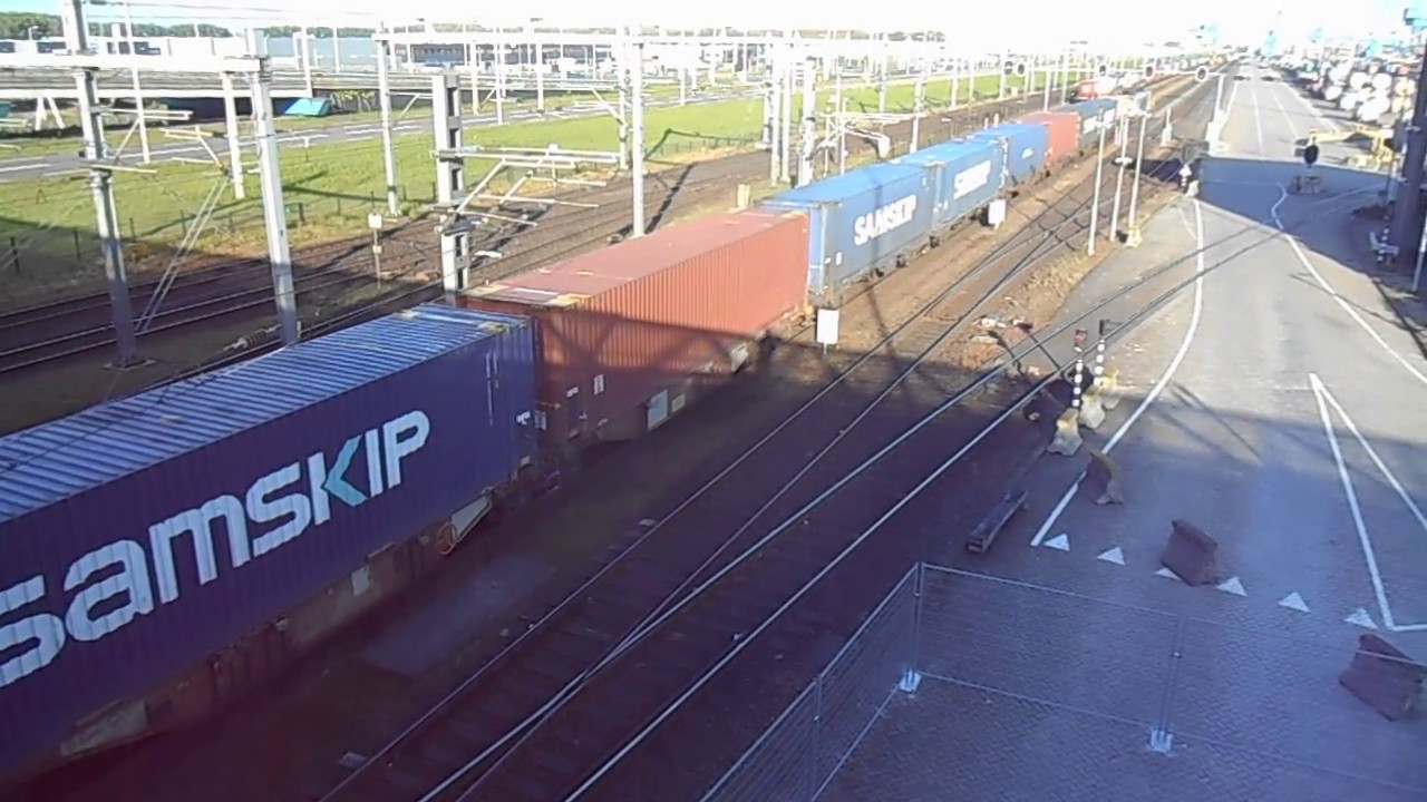 RSC Rotterdam/ Shunter 603 'Evy'/ Railpool 186 458 (CAPTRAIN) met de Melzo shuttle
