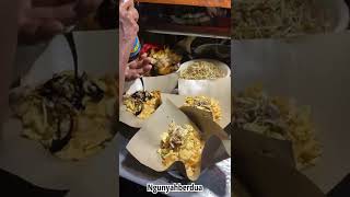 Download Lagu Bubur Ayam Pasar Kencar Kota Bambu Jakarta Barat Makan Bubur Pakai Kertas Nasi 🎥 @nguyahberdua MP3