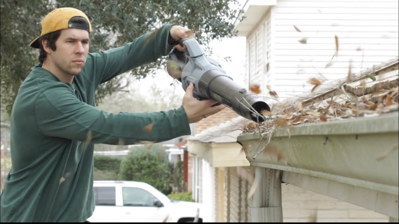 CLEAN YOUR GUTTERS DIY PROJECT WITH DIAMOND HEAD HOME INSPECTIONS