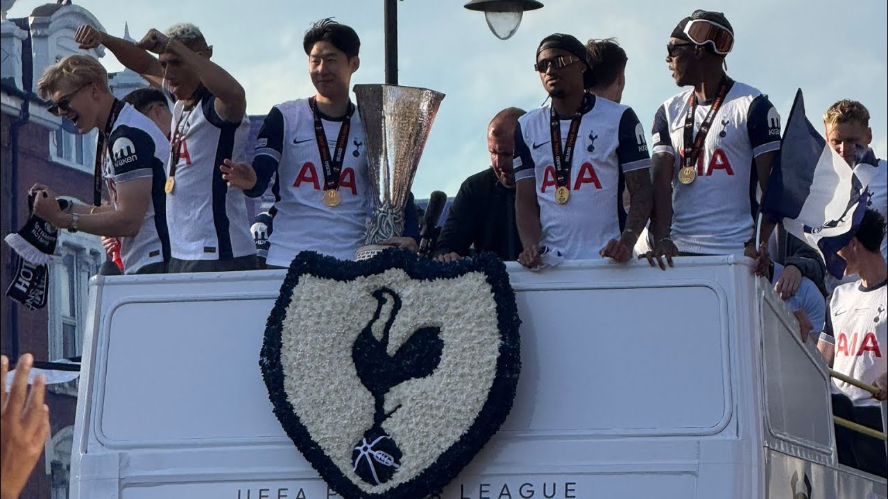 Tottenham Hotspur Europa league cup Parade ￼