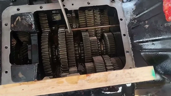 18 speed Eaton/Fuller Road Ranger how it works & look inside changing gears powered by a big drill.