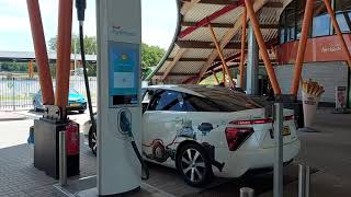 Refuelling hydrogen with the Shell Power Dispenser at Green Planet, Pesse (The Netherlands)