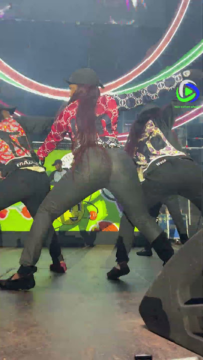 Kamo Mphela dancing to ‘Hannah Montana’ with her dancers at #CottonFest 2025.