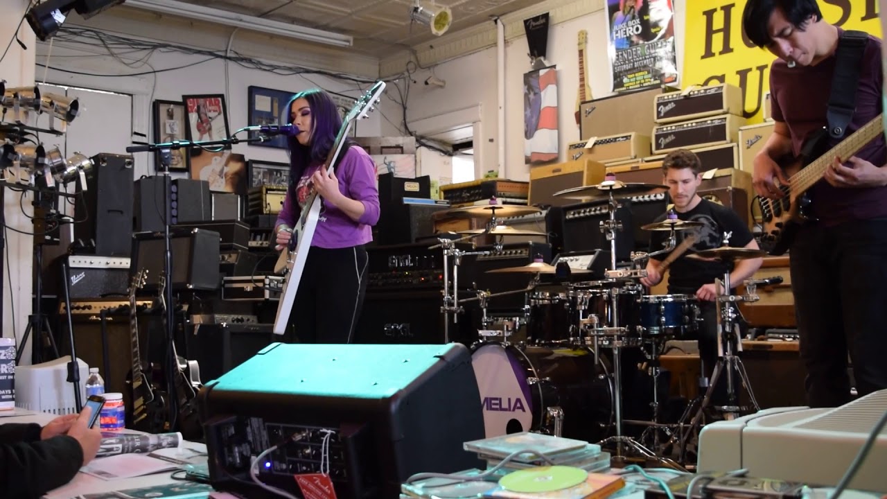 House of Guitars: Melia live for Gibson Day!