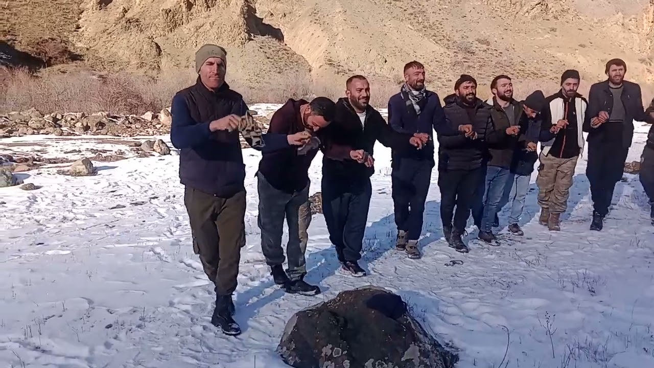 Kazıkkaya köyün Gençleri yaylada pikinikte