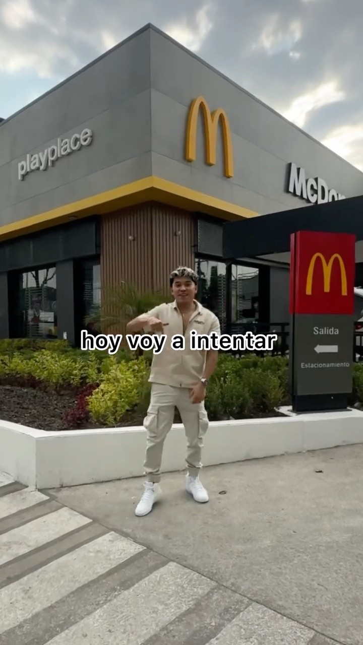 UN QUESO EN MCDONALDS  #shorts