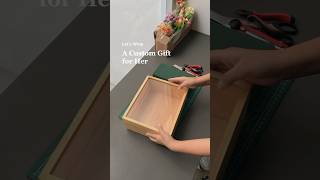 A custom gift for her with artificial flowers and acrylic box! #flowerarrangement #giftideas #kado