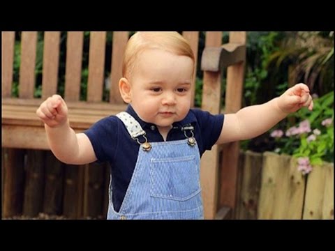 Video: Il principe George fotografato nel suo primo walkabout pubblico
