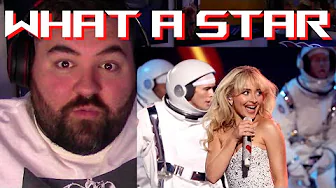 Singer reaction to Sabrina Carpenter VMA performance 2024! thumbnail