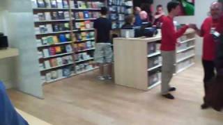 Inside Columbus Apple store