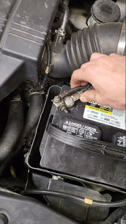 Car Dies While Driving Huh? 🔧👀 SMH😑 #shorts #tevideos #honda #mechanic