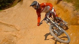 Gautier jung, champion du monde cadet de bmx s'essaye au dh sur les
pentes des gets et morzine. subscribe here for mtb videos:
http://goo.gl/8fsqqf gautie...
