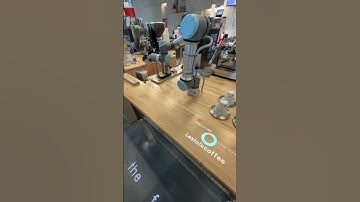 Artly the robot barista 📍Seattle WA #seattlewashington #coffee #robot #latte #cafe #robotcafe