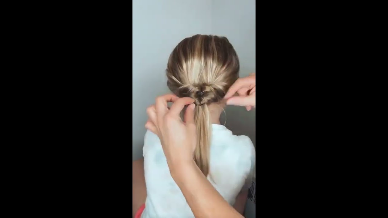 30 Quick & Easy Hairstyles for Unwashed Second Day Hair | CafeMom.com