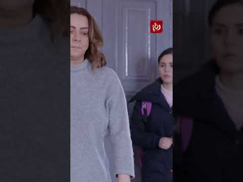 امها هجمت عليها ضرب بعد ما خبرتها انه ابوها تزوج وهرب