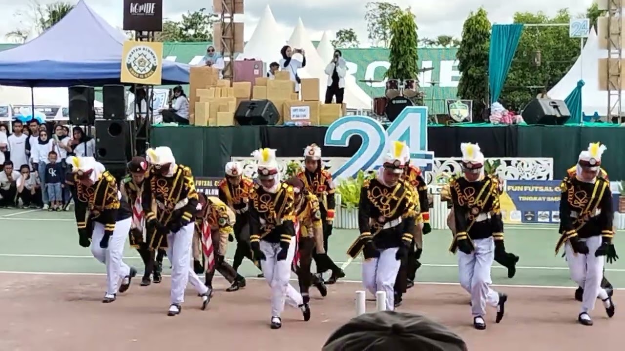 Parade Keren SMAN 15 BONE