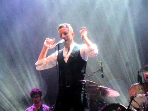 Brandon Flowers - Bette Davis Eyes (live, cover) -...