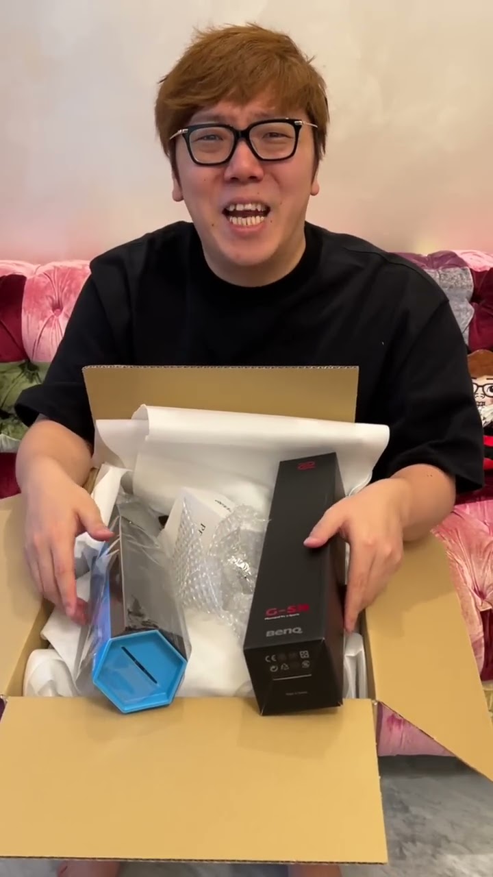 謎の箱がネフライトさんから届いたので開封…【誕プレ】 #Shorts