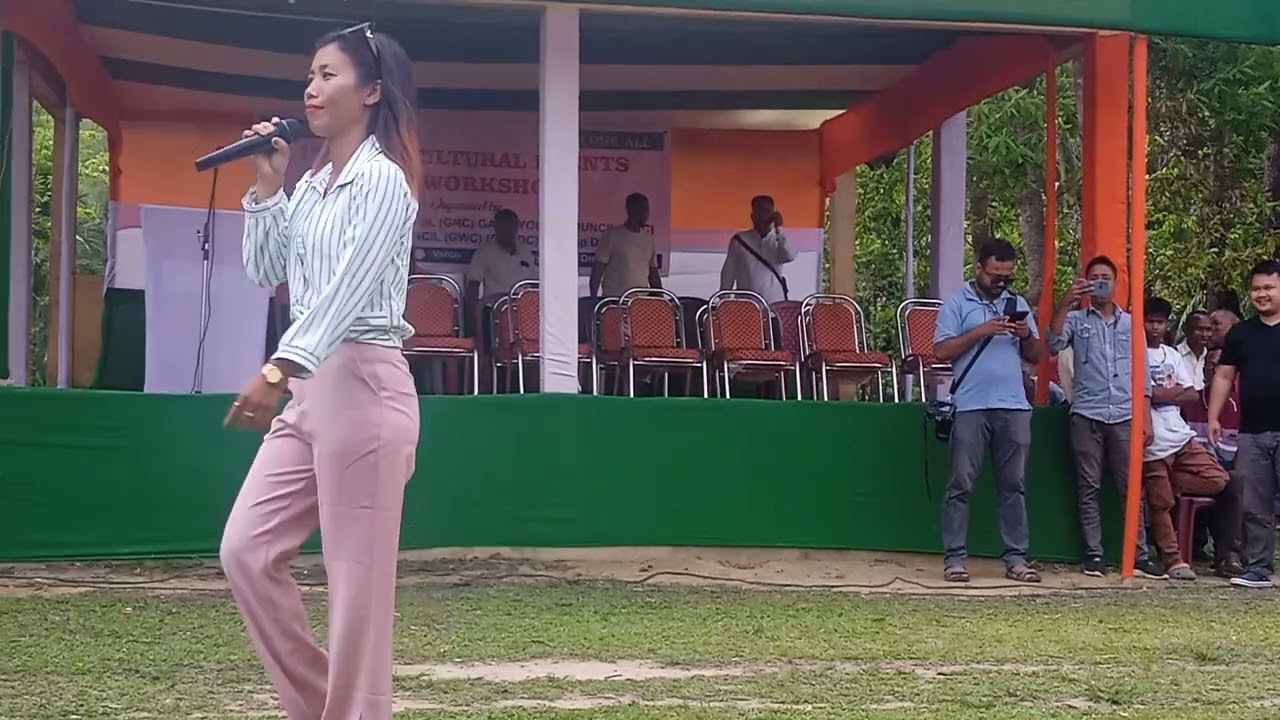 SINGER MONIKA MOMIN GASUBEE  GIT RINGANGJOK