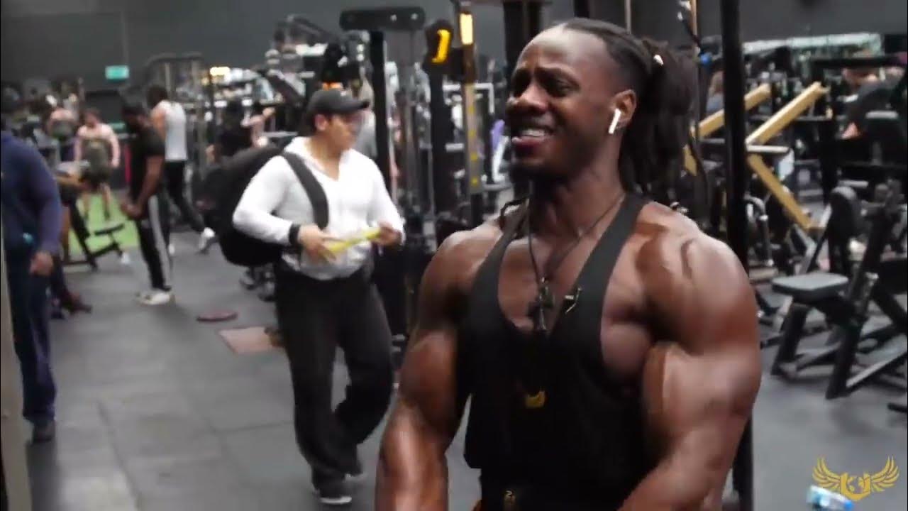 3D SHOULDERS PRESS WORKOUT WITH ULISSES motivation shoulder gym 