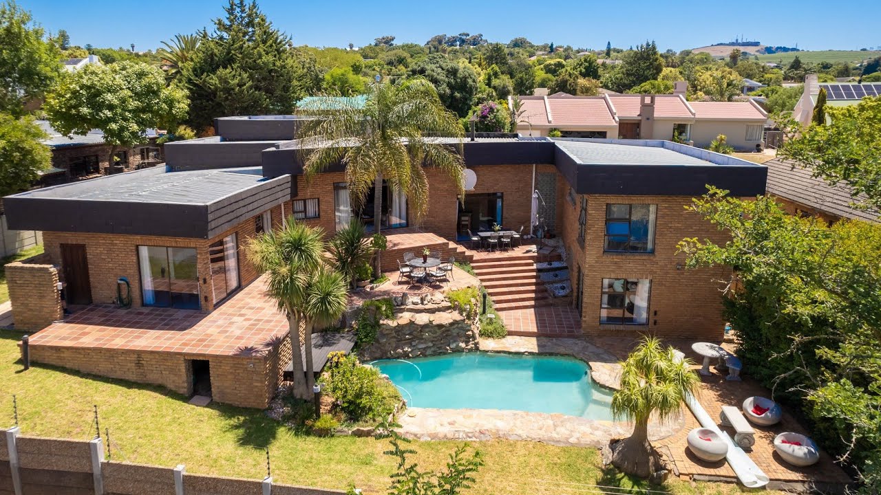 5 bedroom house for sale in Aurora (Durbanville) Pam Golding