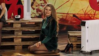 Rébecca And Diana Show Their Nylon Feet 115