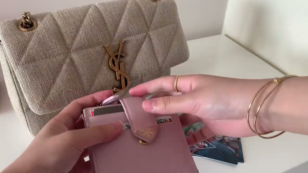 What's in my Bag - Office Edition 👜  Fashion Company Employee 👩🏻‍💻