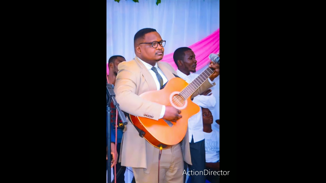 Frère Elisée.K   Dans Nyuma  muimpe( Le Saint Esprit)