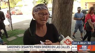 Garzones Cesantes Piden Dinero En Las Calles De Valparaíso