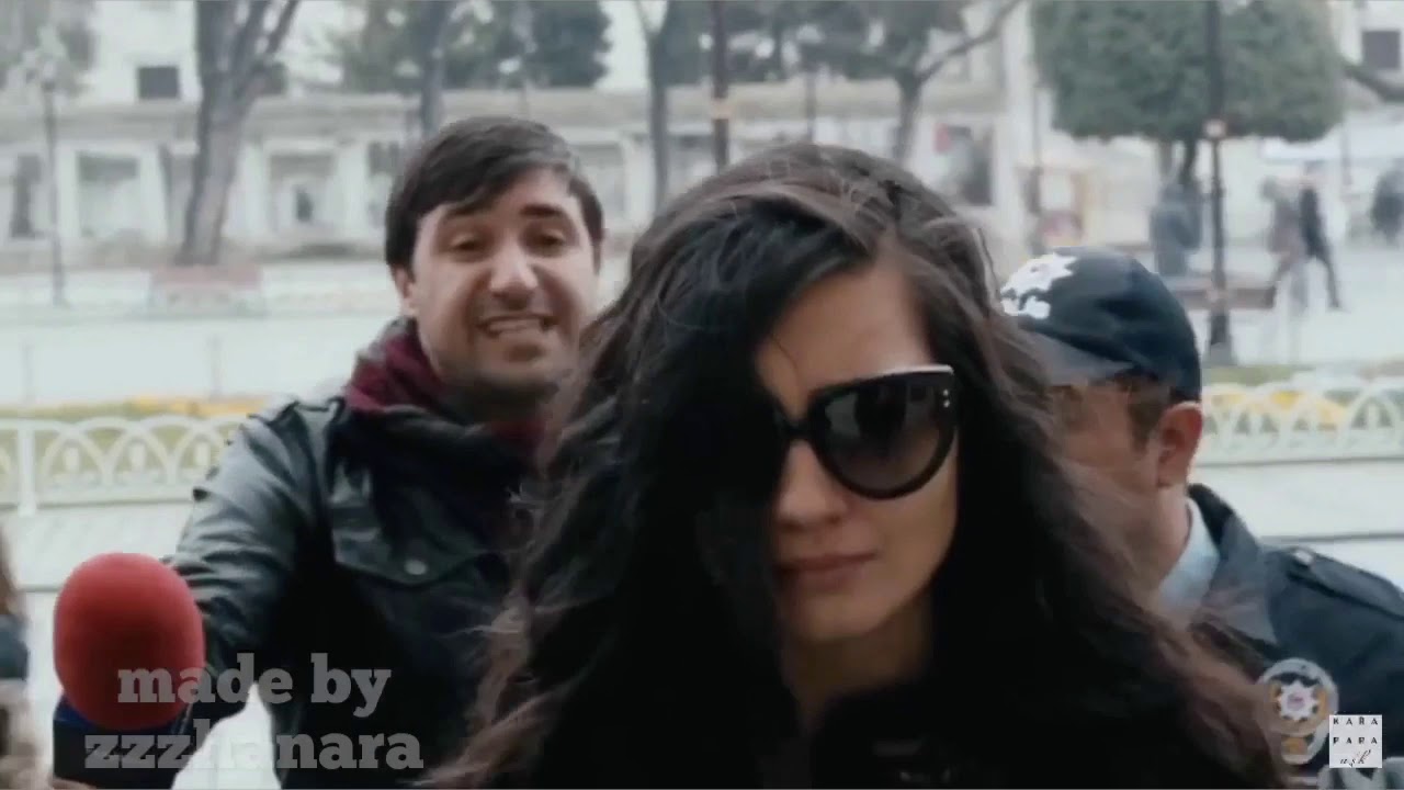 Tuba Büyüküstün ( walking )