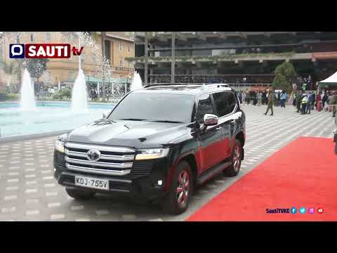 AMEFIKA Unusual Bodyguard Reaction As Raila Odinga Makes Surprise Arrival At Africa Climate Summit