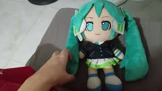 This Miku doll can hug you with her pigtails :3