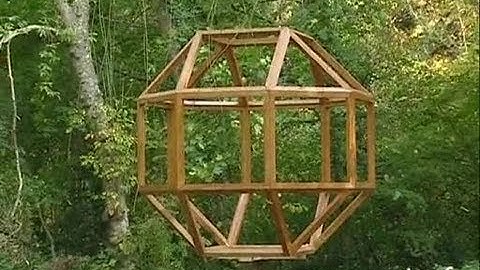 Amboise (37) : nouvelle machine au Clos Lucé - le dodécaèdre