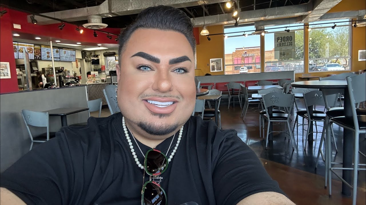 TRYING THE NEW CARL’S JR EL DIABLO TRIPLE BURGER