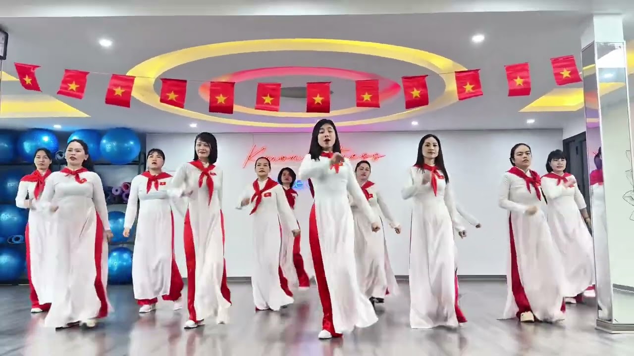Việt Nam Tôi | Chào Mừng 2-9 | Zumba Dance | Quỳnh Anh Kin 