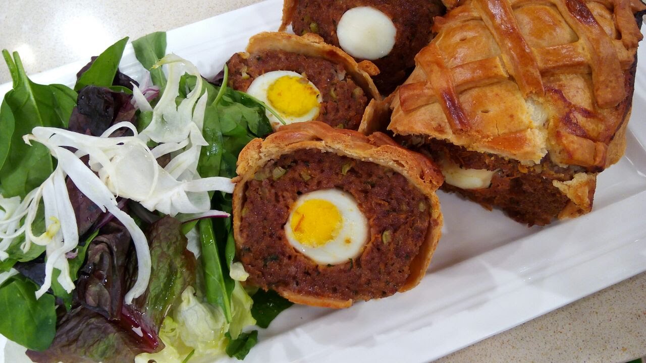 Pan de carne relleno en masa crocante