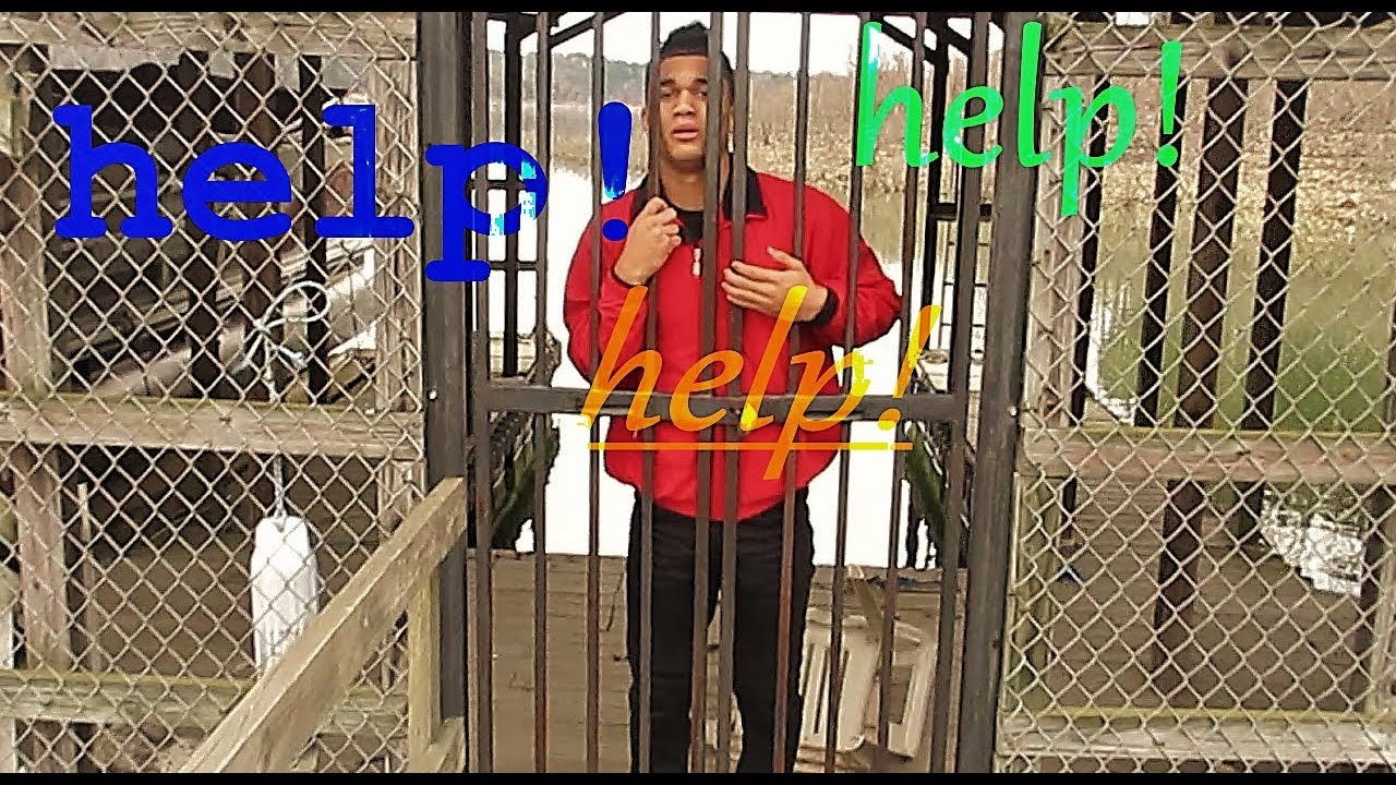 I GOT TRAPED IN A ABANDONED LAKE HOUSE!!!!!(HAUNTED HOUSE)