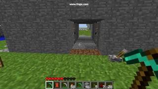 Minecraft: Very crude piston door/portal