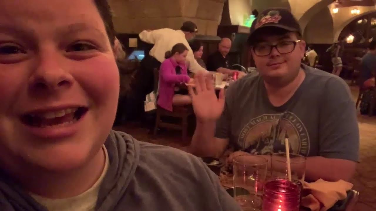 DMW Vlog! Thanksgiving at EPCOT with Trent & Sheyann!
