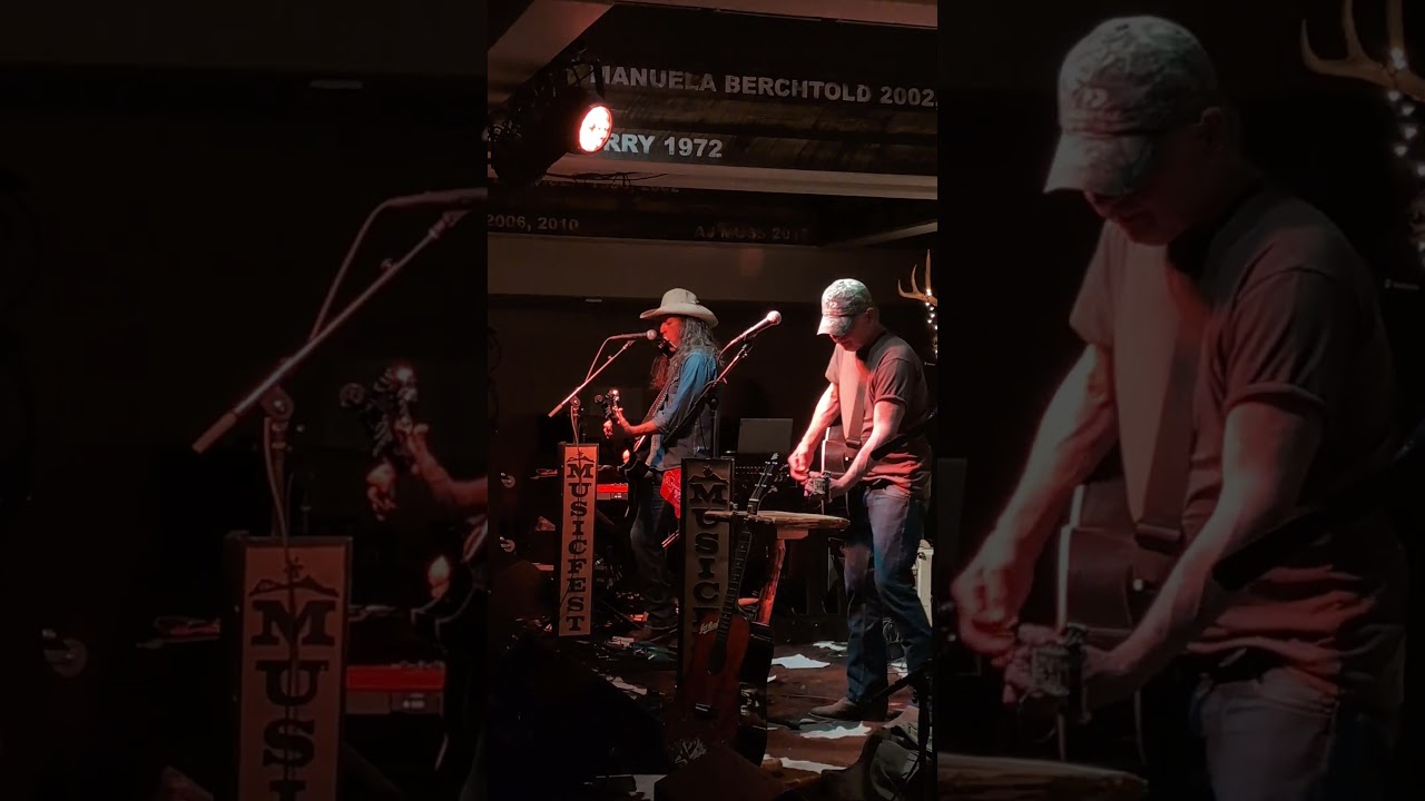 Chris Knight - It Ain't Easy Being Me 