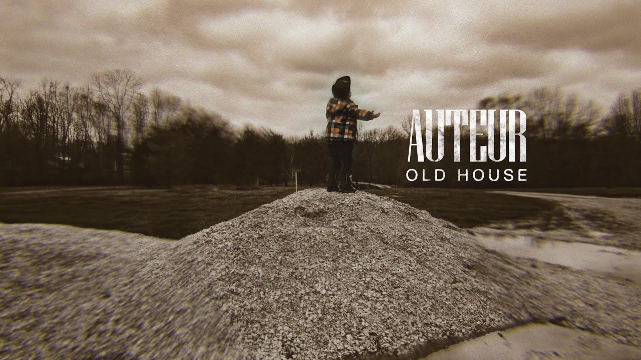 Auteur - Old House