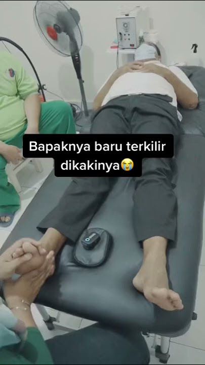 Sprain on his foot😭