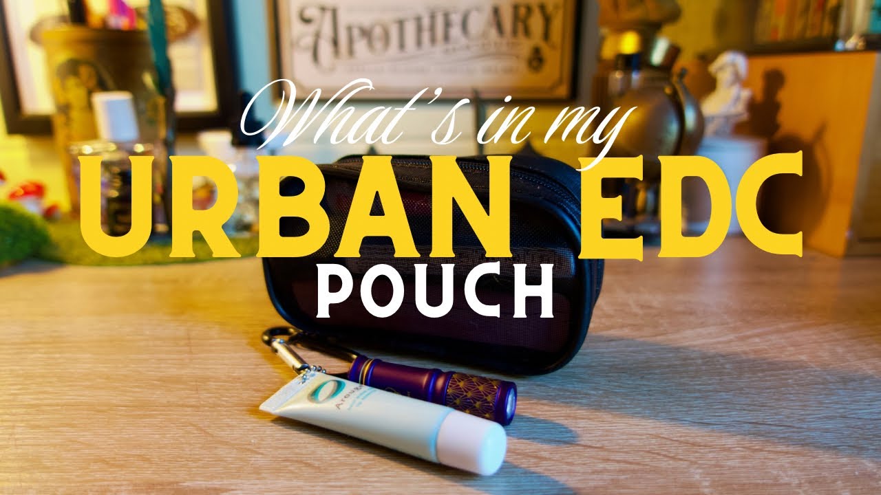 URBAN EDC POUCH - Woman in her Forties