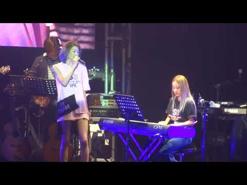 《舊街角》(鄭融鋼琴伴奏)@ Stephanie + Shiga SS 2017 Live Concert (9/9/2017)