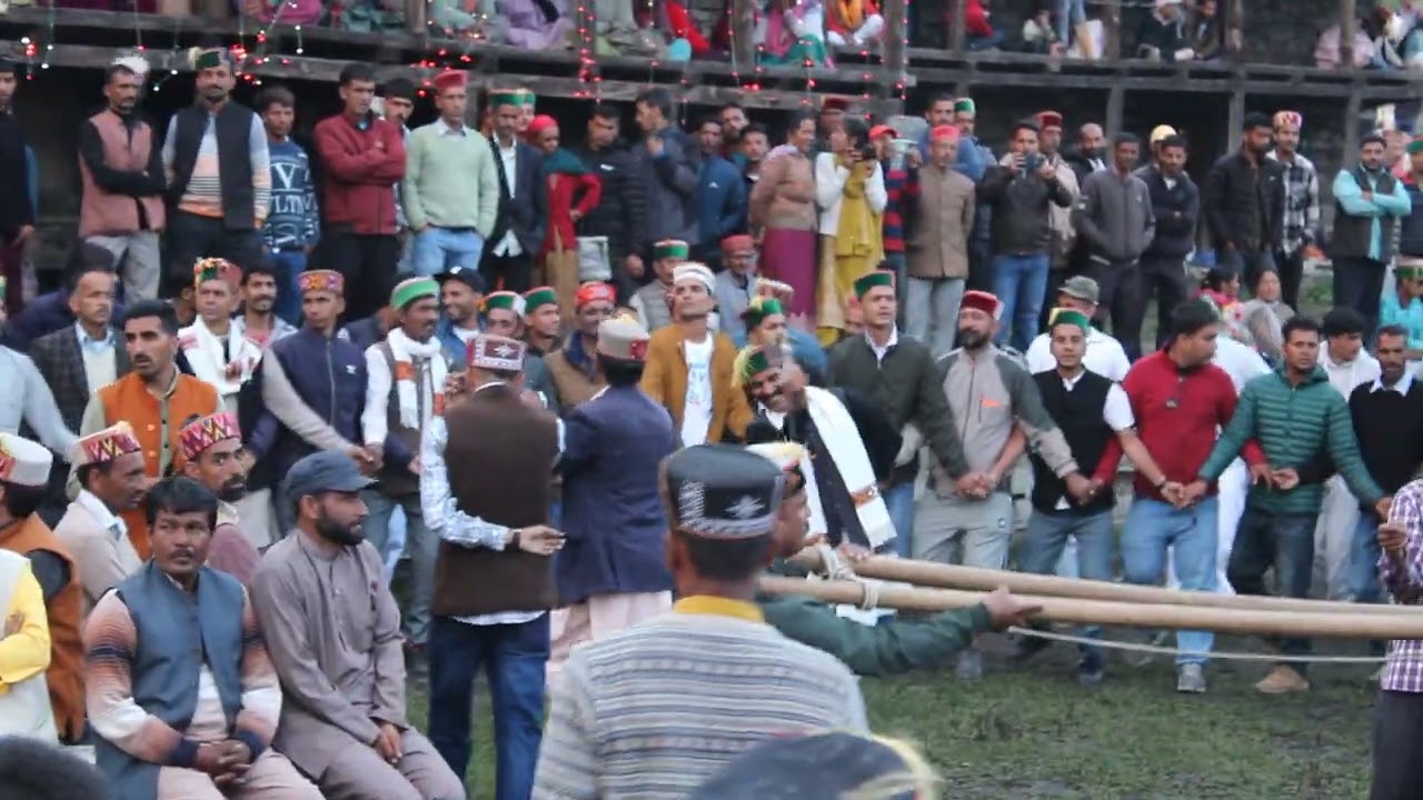 पराशर मेले में ऋषि पराशर जी के पुजारी जी के द्वारा अती मलुभावन  नृत्य #travel #vlog #vloging