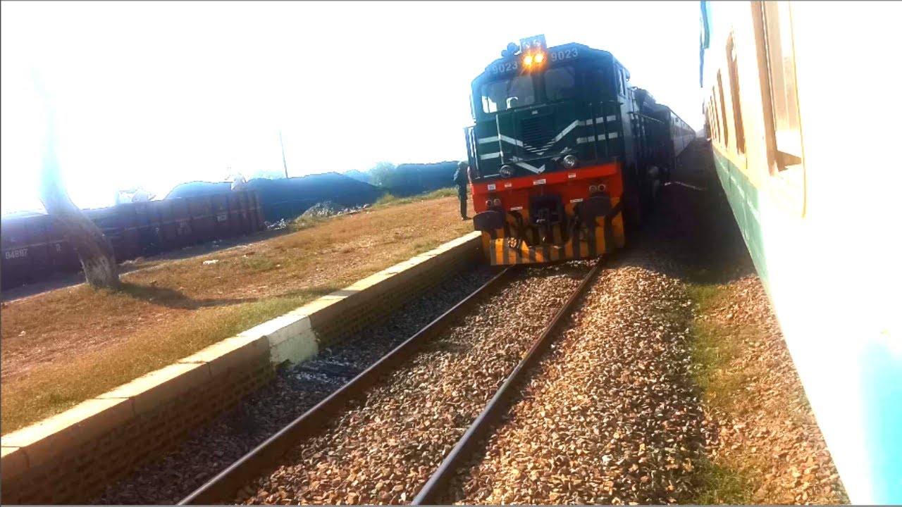 High speed 41Up Karakoram Express OverTake 23Up Akbar Express At Chichoki Mallian station