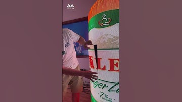 Want to make your products more attractive?#MileStrong #customizedleddisplay #ledbeerbottle
